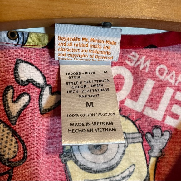 Despicable Me Valentines Heart Scrub Top Medium - Picture 8 of 8
